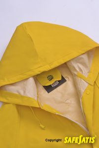 traje de agua con gorro